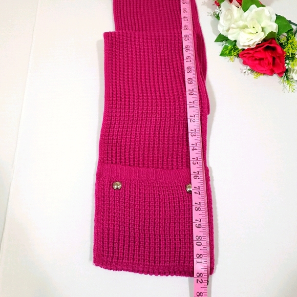 Michael Kors scarf with pocket on pink - Picture 16 of 16